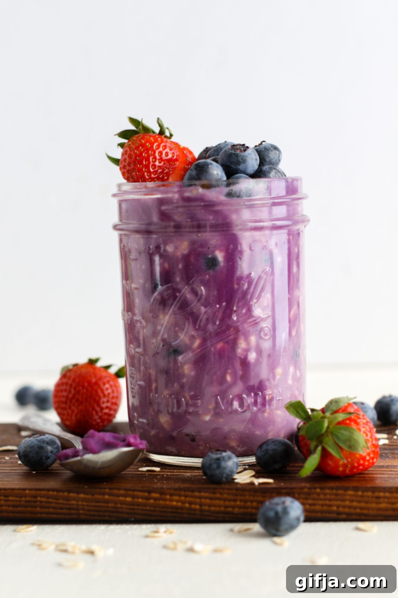 Velvet Purple Sweet Potato Overnight Oats 1 featured 7216