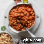 Maple Glazed Vegan Baked Beans 9 Vegan Maple Baked Beans