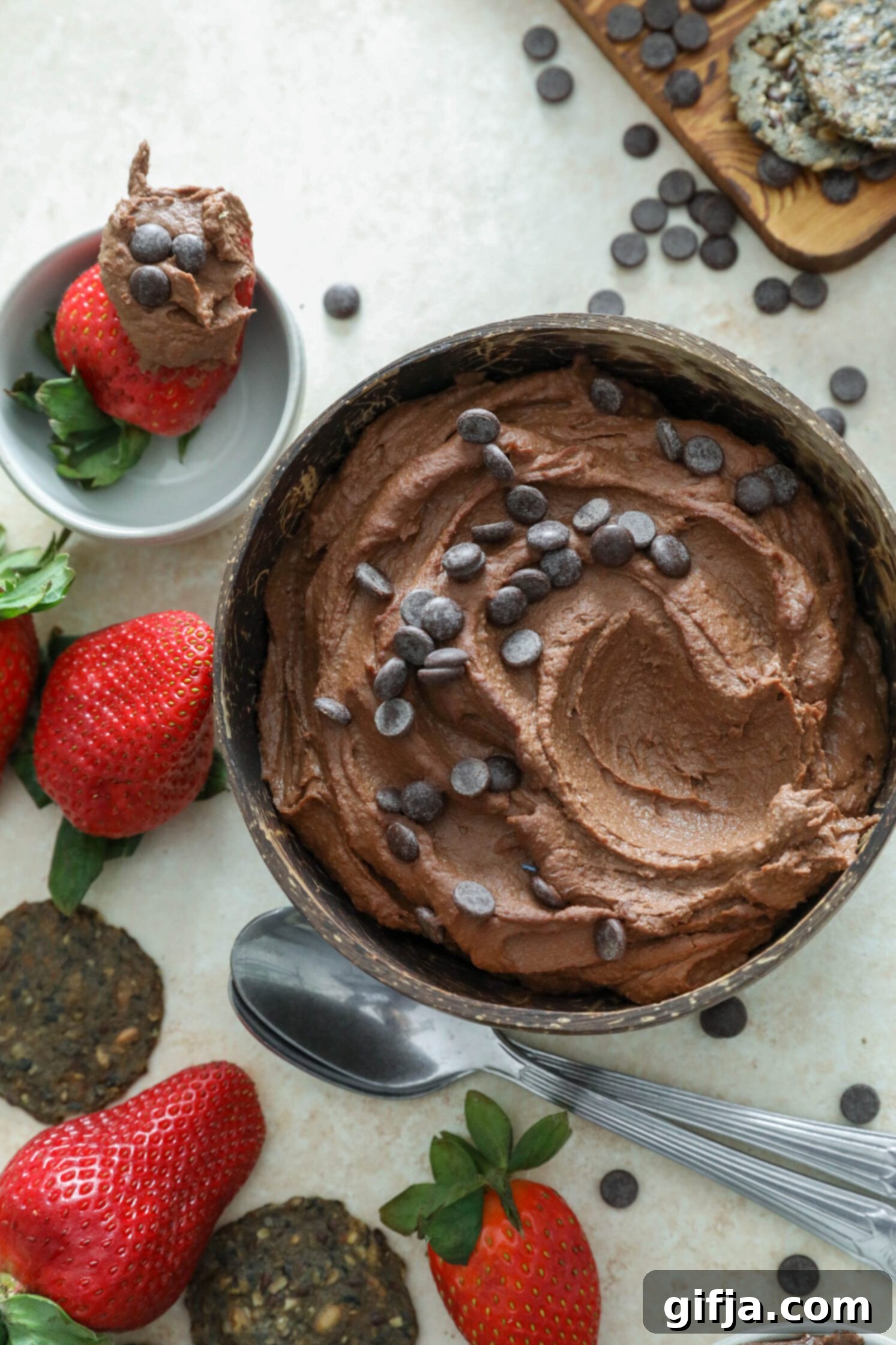 Vegan Brownie Batter Dip with strawberries by Flora & Vino
