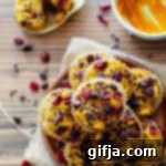 Spiced Pumpkin Cacao Cranberry Muffins 9 img 6189 8